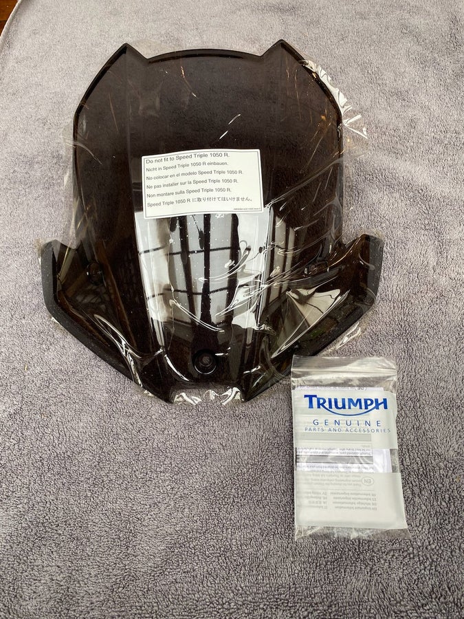 Triumph Speed / Street Triple Flyscreen Visor Kit A9708188 - New & Rare